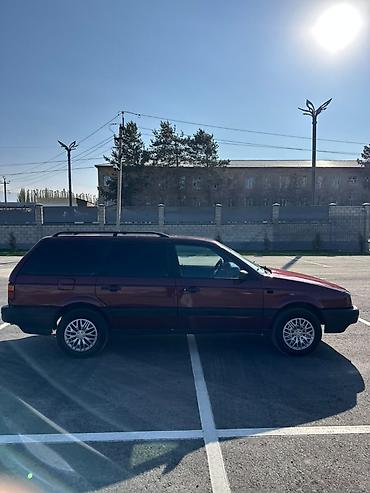 срочно продаю нужны деньги: Volkswagen Passat: 1990 г., Универсал — 5
