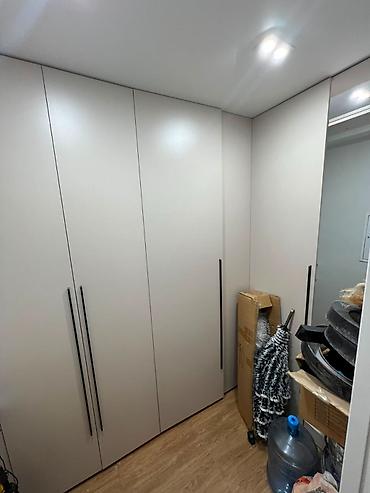 Продажа офисов: Продажа офисов 200 м², С ремонтом, 1 этаж — 18