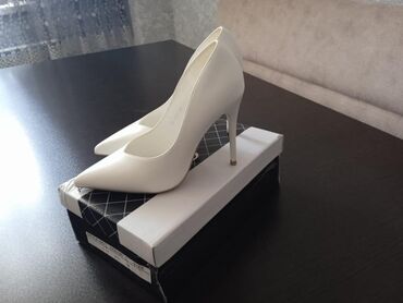louboutin ayaqqabı qiymeti: Tuflilər, Ölçü: 36, rəng - Ağ, İşlənmiş
