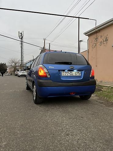 Kia: Kia Rio hatchback - Kuzov: 5 qapılı hatchback, mavi rəng - Mühərrik — 9