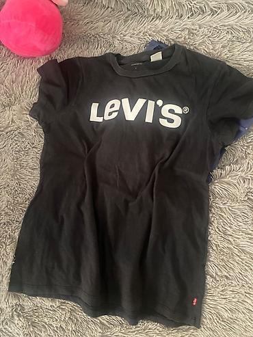 versus sat: Levis majica original 500 din — 1