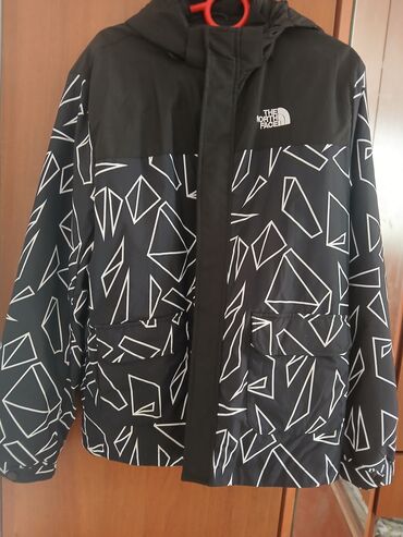 турецские пальто: Куртка The North Face с капюшоном. - Цвет: черный верх и нижняя часть