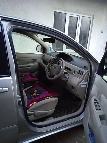 бензин токмок: Toyota Raum: 2004 г., 1.5 л, Автомат, Бензин, Седан — 2
