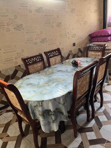 Masa və oturacaq dəstləri: Qonaq otağı üçün, Açılmayan, Oval masa, 6 stul