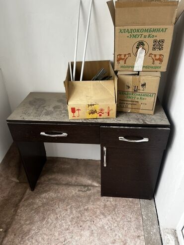 простая офисная мебель: Комплект офисной мебели, ДСП, цвет - Коричневый