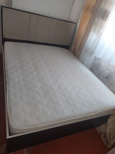 Çarpayılar: Endirimm. Taxt satılır 160 azn.Ölçü:160×2 m.Matrası var,bazası