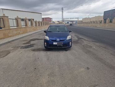 Toyota: Toyota Prius: 1.8 l | 2010 il Hetçbek