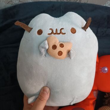 Игрушки: Набор мягких игрушек включает в себя семь различных фигурок, каждая со — 13