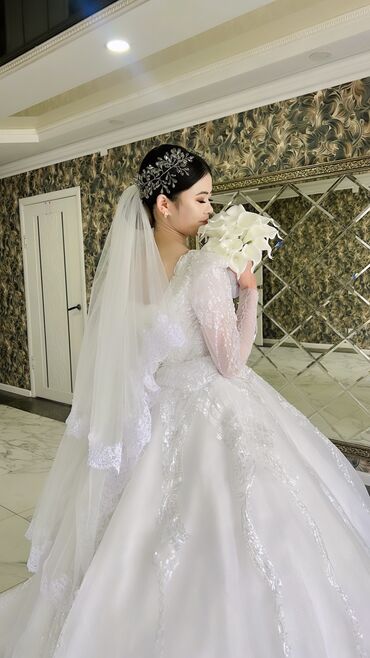 продается свадебное платье: Срочно продается свадебное платье надевала 1 раз