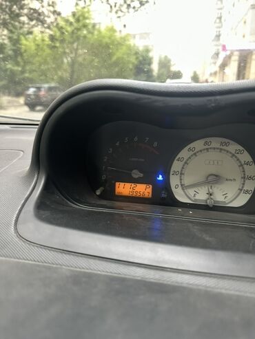 toyota официальный дилер: Toyota ist: 2003 г., 1.3 л, Автоматтык, Бензин, Хетчбек