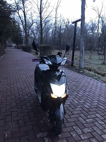 Скутеры: Скутер/электроскутер городского типа в агрессивном черном стиле — 1