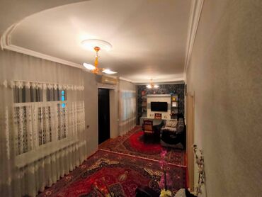 nizami rayonunda satilan heyet evleri: 7 otaqlı, 212 kv. m, Orta təmir