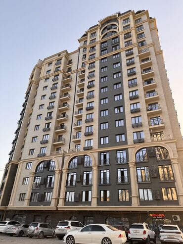3 комнатная квартира асанбай: 4 бөлмө, 162 кв. м, Элитка, 12 кабат, ПСО (өзү оңдоп түзөтүп бүтүү үчүн)
