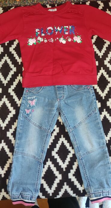 джинсы и кофточка: Комплект, цвет - Красный, Б/у