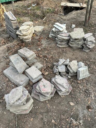 Отдам даром: Тротуарная плитка (разборка), разные формы и размеры. Описание: - — 16