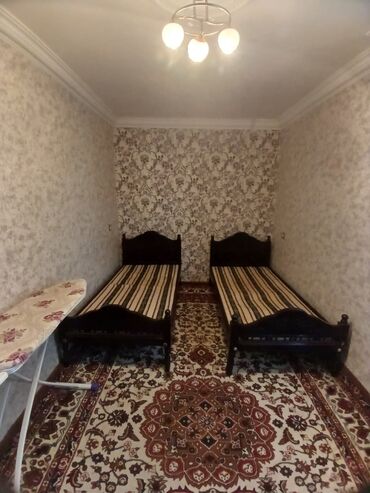 Uzunmüddətli kirayə mənzillər: Ev kiraye verilir aileye iw adamina 2 otaqdi. kohne yevlax — 2