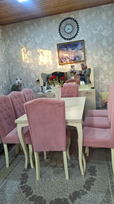 Digər restoran, kafe avadanlığı: Masa ve 8 stullar dest halda satilir 280 azn unvan H.Aslanov