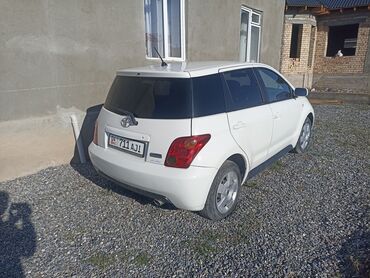 Toyota: Toyota ist: 2004 г., 1.3 л, Автомат, Бензин, Хэтчбэк