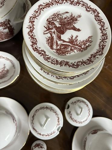 Наборы посуды: Большой сервиз из фарфора с охотничьим рисунком. Завод Ilmenau — 3