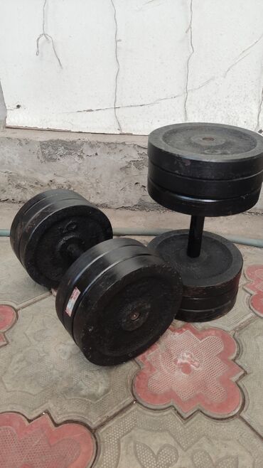 Гантели: Гантели — это: 💪 Увеличивают силу и мышцы ⚖️ Выравнивают нагрузку на — 3