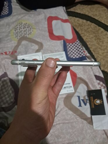 Apple iPhone: IPhone 11, Б/у, 128 ГБ, Белый, Кабель, 74 % — 2