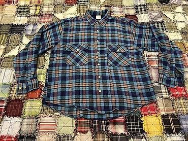 Köynəklər: Flanel köynək – düyməli, uzunqol - Material: 100% pambıq (etiketdə — 2