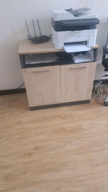 2 ci əl mebeller: Ofis mebelləri dəsti Tərkib: - Ofis kreslosu (böyük) - 3ədəd -Ofis — 1