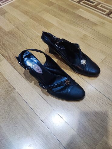 Basanoşka və səndəllər: Ölçü: 39, rəng - Qara, İşlənmiş — 3