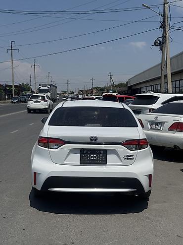 Продажа авто: Toyota Corolla: 2022 г., 1.8 л, Вариатор, Гибрид, Седан — 9