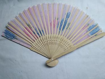 Ostali kućni dekor: Lepeza drvena 21-22 cm. polovna.3 KOM.Cena za kom — 7
