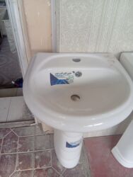 Unitazlar: Keramika paltaryuyan otağı üçün “pedestal” tip lavabolar Məhsul