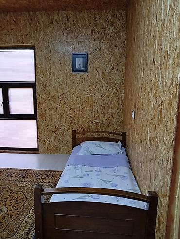 Посуточная аренда домов: Сдается Дача. По суточно. Терраса стеклянная 8000 сом.Большой дом — 9