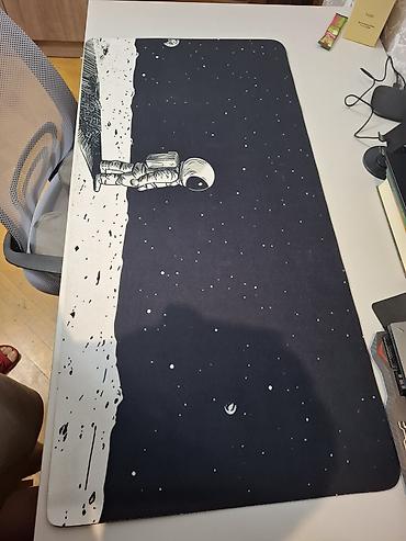 Kompüter aksesuarları: Masa üçün geniş ölçülü mousepad – “Kosmonavt” dizaynı - Ölçü: təxmini — 1
