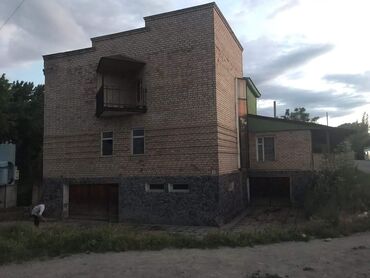 продам дом киргизия 1: 310 м², 6 комнат, Старый ремонт