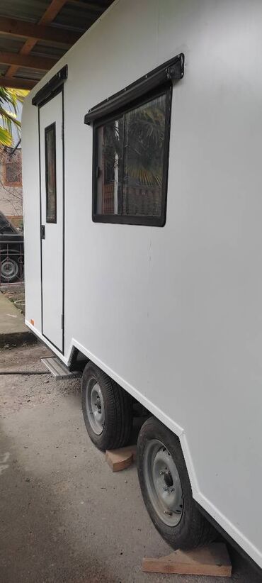 Qoşqular: KARAVAN sifarişlə. Istirahətiniz üçün tam şərait var . 12 volt — 16