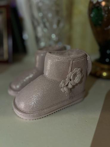 розовые угги: UGG ayaqqabi HM den alinib Kecen hefte etiketlidi 40 azn di 20/21 — 3