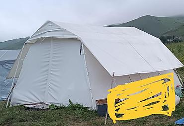 oyun alanı: Çadırın eni 3, uzunluğu 4, hündürlüyü 2,10 çetrdir. İki qapılıdı — 2
