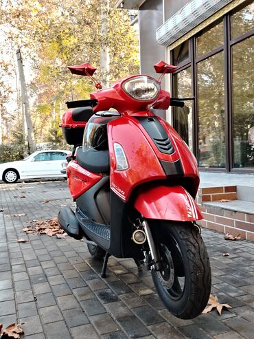 Mopedlər,skuterlər: 3704 km — 6