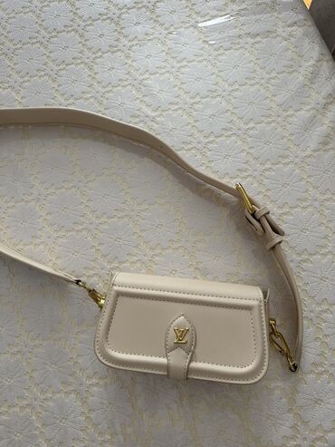 Çantalar: Əl çantası, Louis Vuitton, İşlənmiş