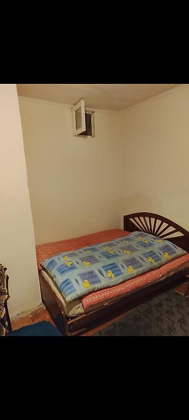 1 otagli ev: Kirayə verilir: 1 otaqlı mənzil - Planlama: Zal/yataq otağı, ayrıca — 6