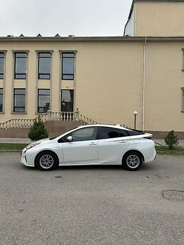 четырка цена: Toyota Prius: 2018 г., 1.8 л, Вариатор, Гибрид, Лифтбек — 1