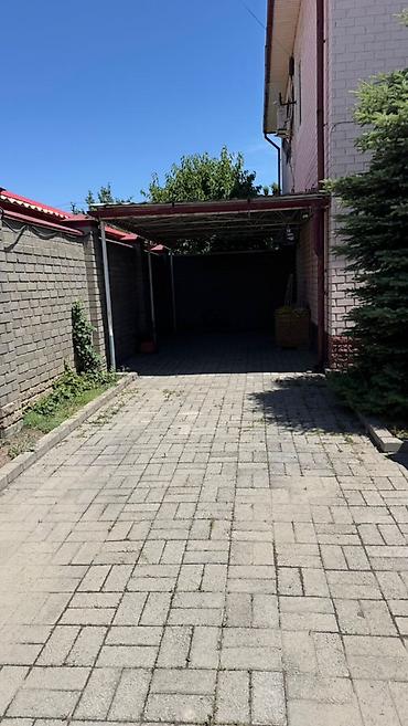 7 микрорайоне: 6 комнат и более, 275 м², 3 соток, 11 мкр Газ — 8