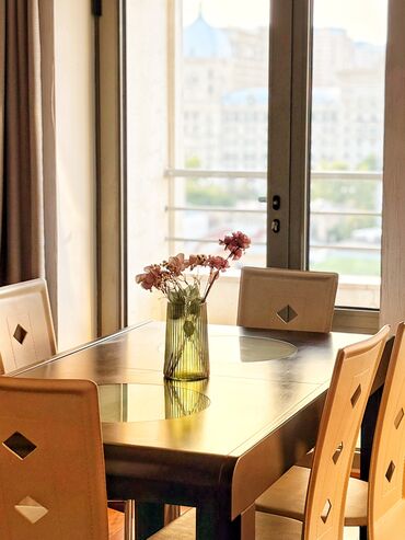 Günlük kirayə mənzillər: 2 otaqlı — 4