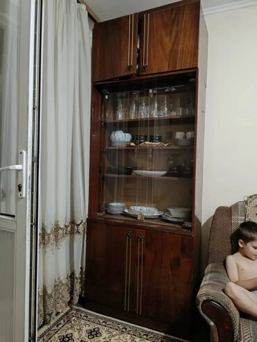 шкафы офисные б у: Продаётся сервант с антресолью в хорошем состоянии за 1200 сом
