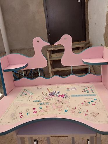 table study: Детский стол, Б/у, ЛДСП — 2