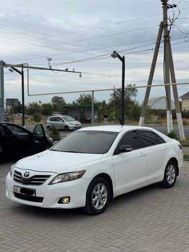 срочно срочно продам машину: Toyota Camry: 2011 г., 2.4 л, Типтроник, Бензин, Седан