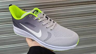 Muška obuća: Nike lagane patike veliki brojevi Brojevi 47, 48, 49, 50 Cena 3300
