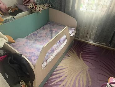 Детская кровать-невысокая с боковой защитой и выкатными ящиками для at lalafo.kg Детская кровать-невысокая с боковой защитой и выкатными ящиками для