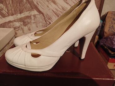 go soft cipele: Pumps, 38