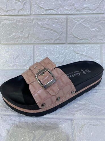 Papuče: Nova kolekcija
1600din.
36-40 — 6